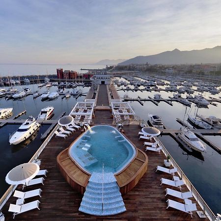 Yacht Club Marina Di Loano 호텔 외부 사진