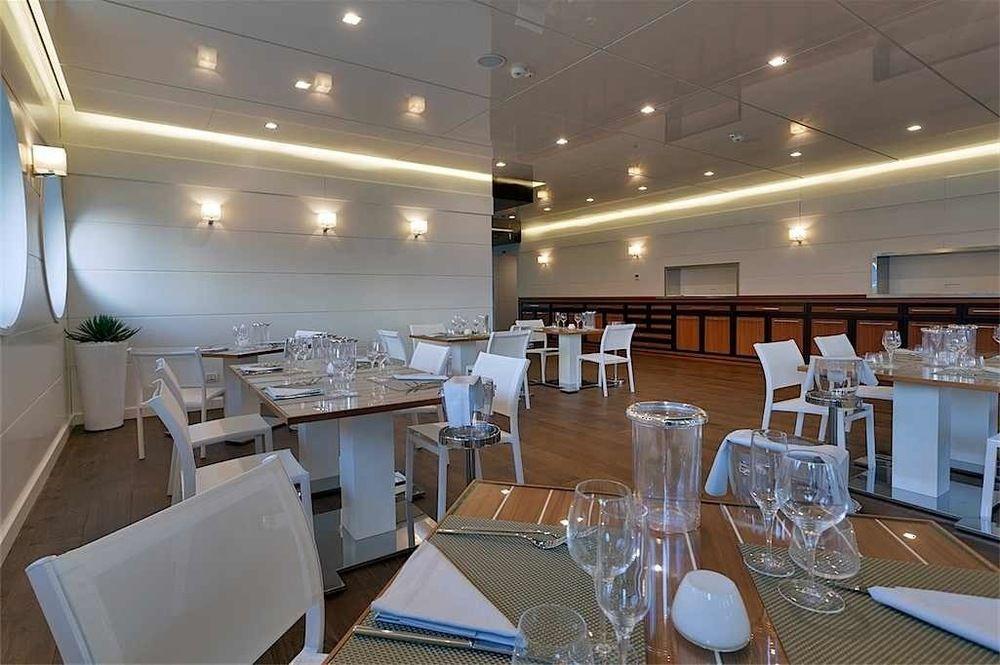 Yacht Club Marina Di Loano 호텔 외부 사진