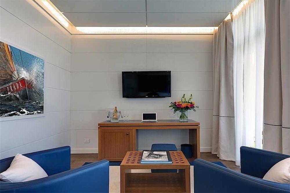 Yacht Club Marina Di Loano 호텔 외부 사진