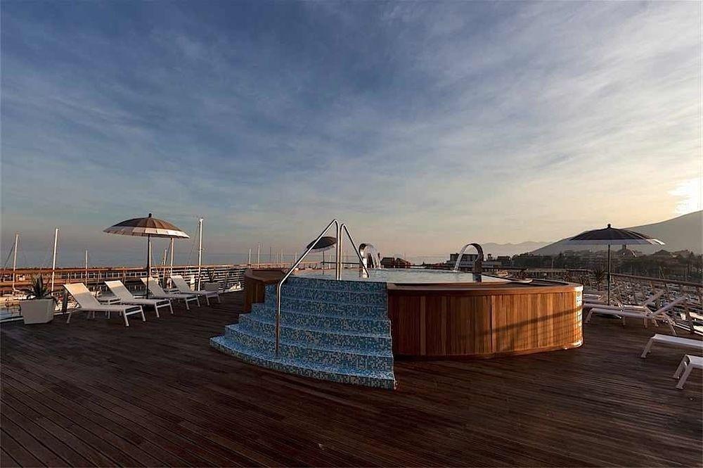 Yacht Club Marina Di Loano 호텔 외부 사진