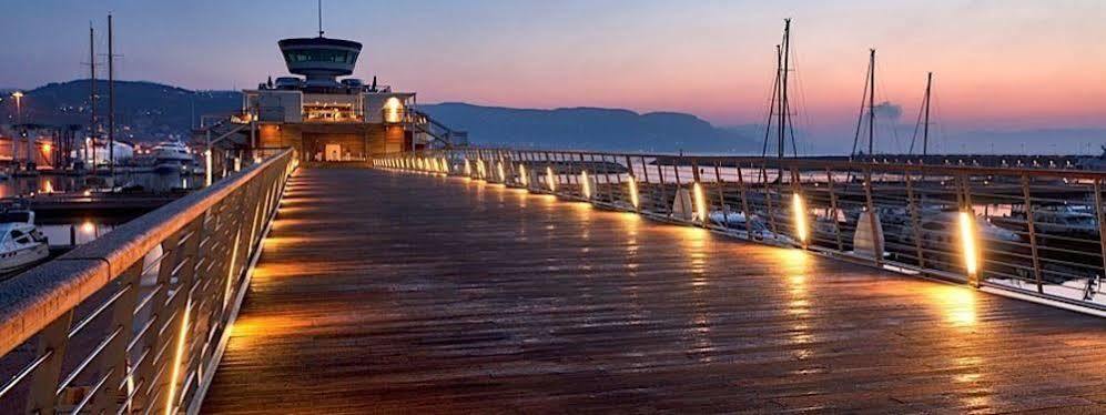 Yacht Club Marina Di Loano 호텔 외부 사진