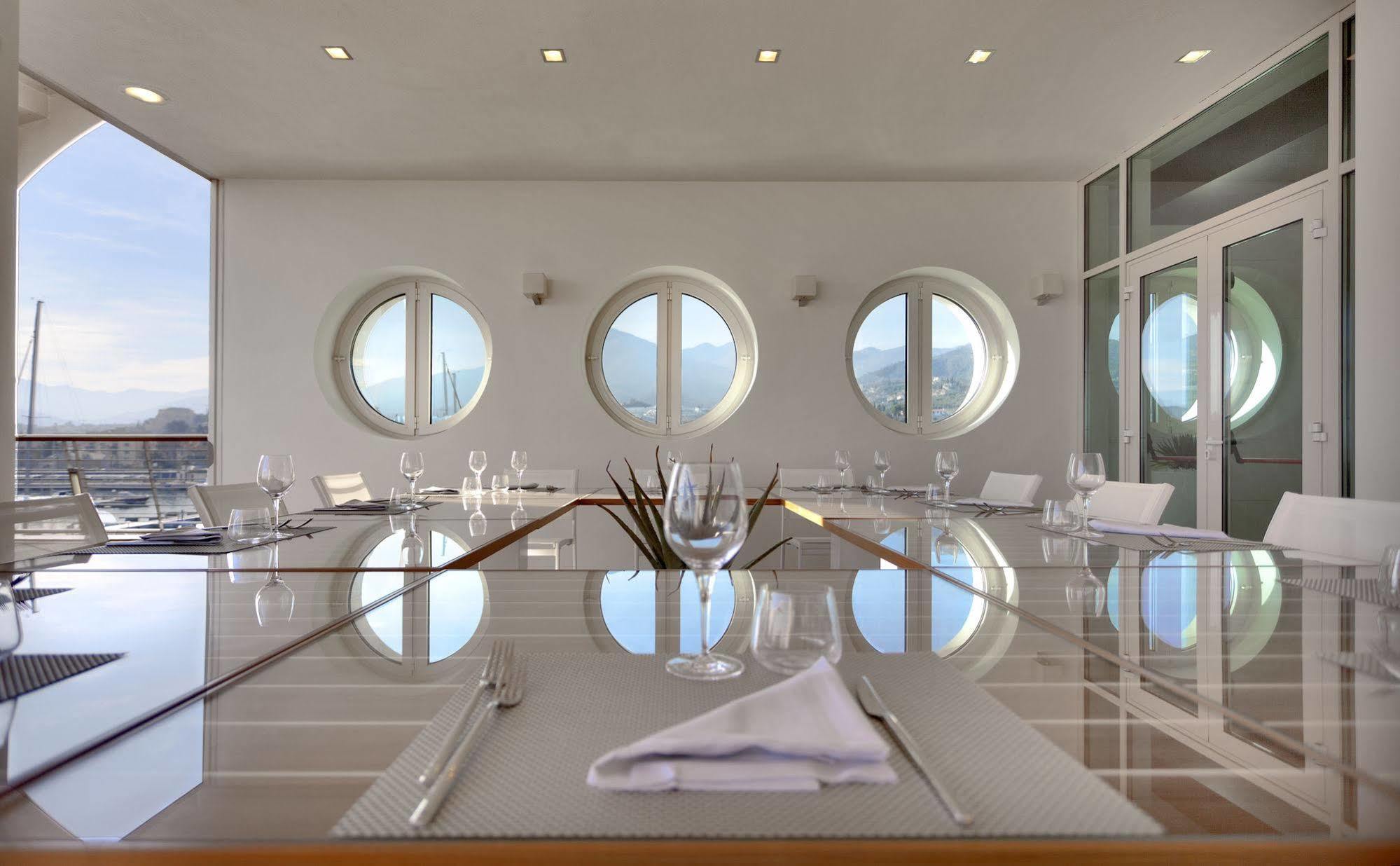 Yacht Club Marina Di Loano 호텔 외부 사진