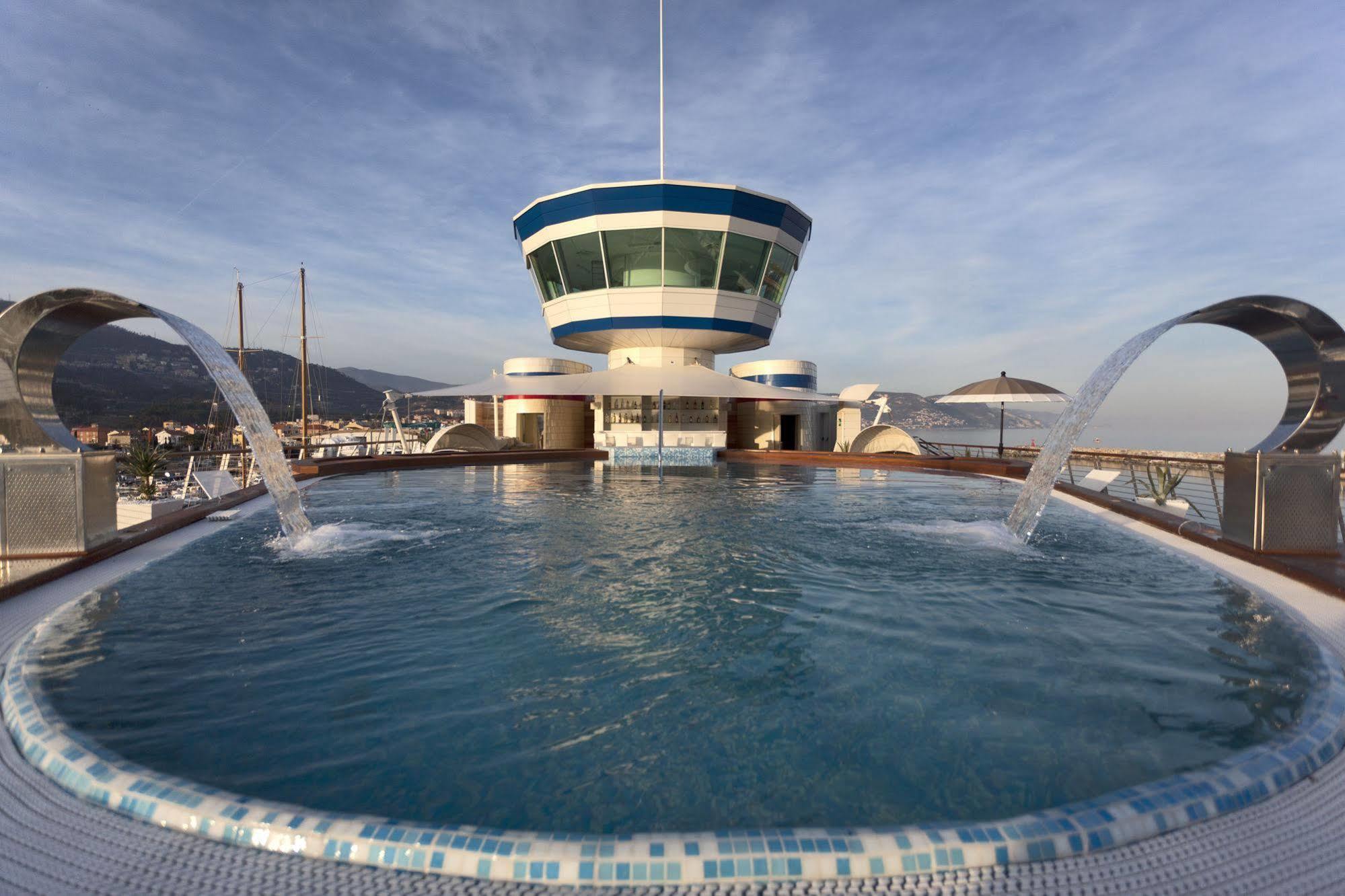 Yacht Club Marina Di Loano 호텔 외부 사진