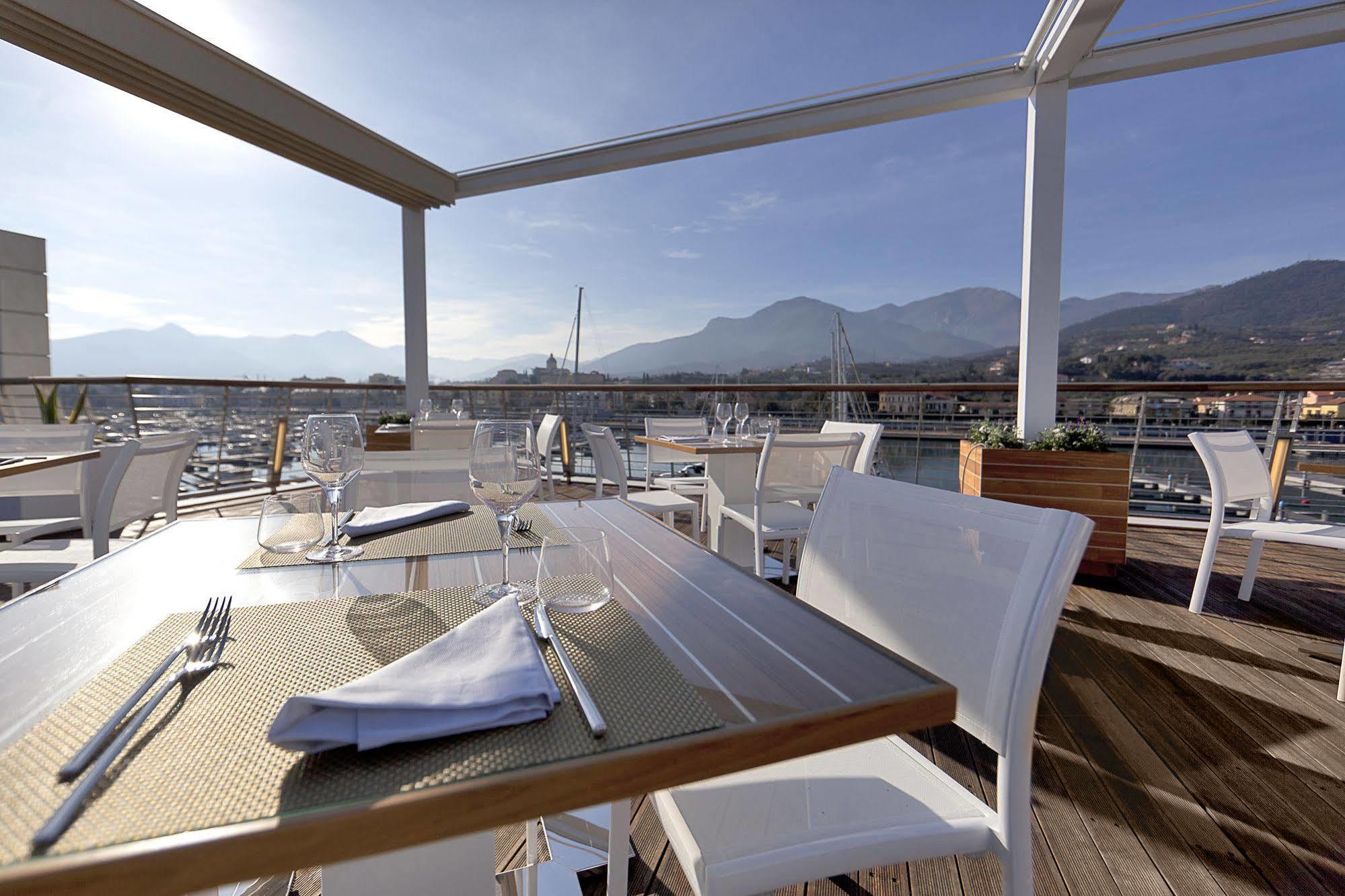 Yacht Club Marina Di Loano 호텔 외부 사진