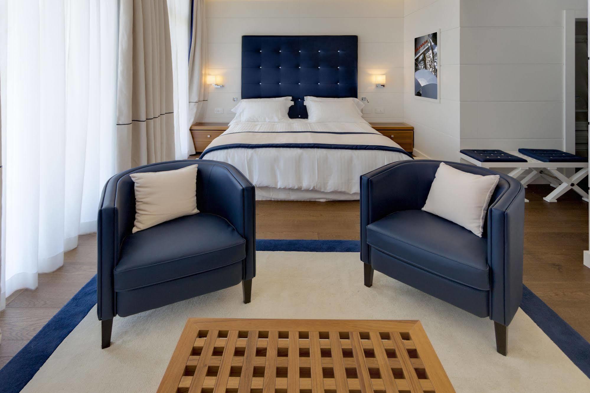 Yacht Club Marina Di Loano 호텔 외부 사진