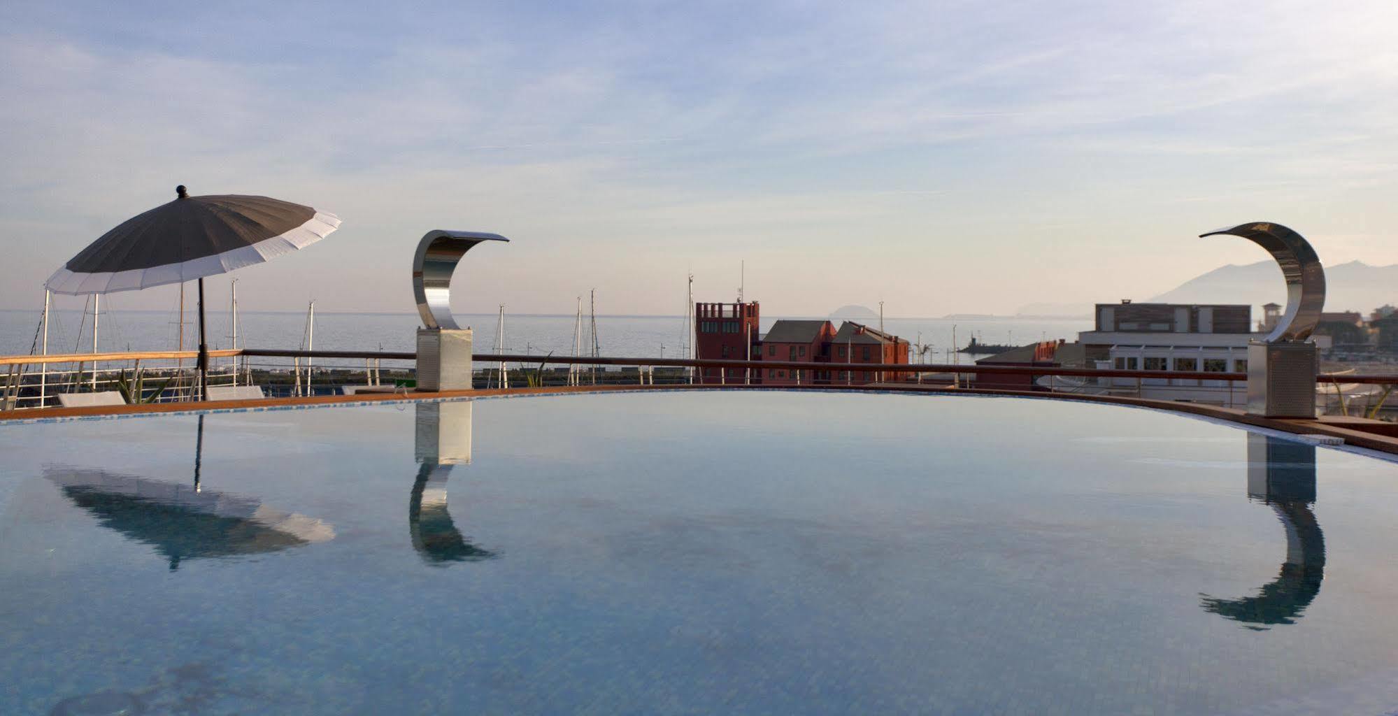 Yacht Club Marina Di Loano 호텔 외부 사진