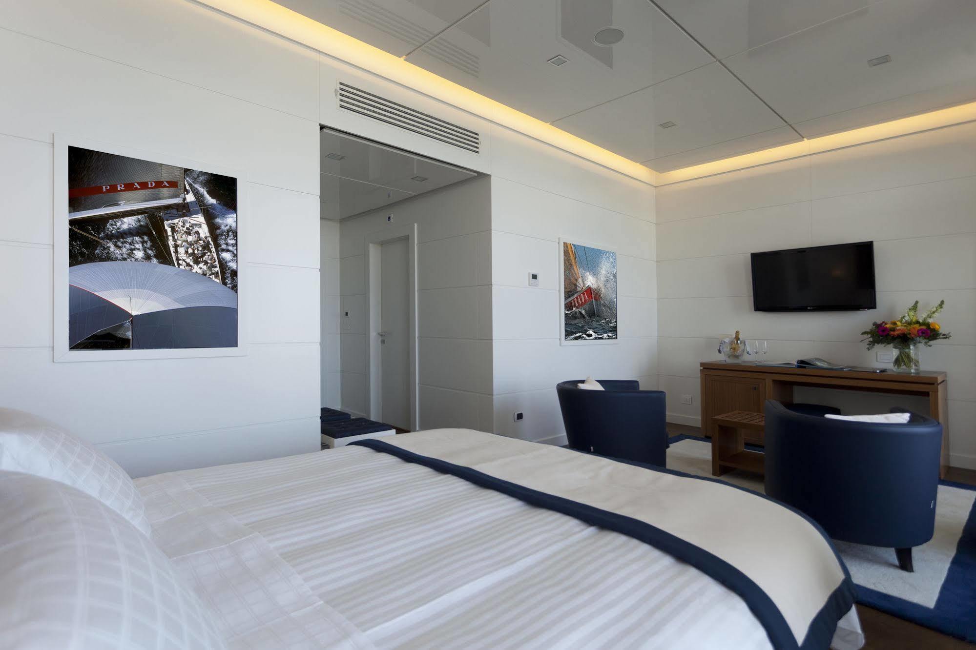 Yacht Club Marina Di Loano 호텔 외부 사진