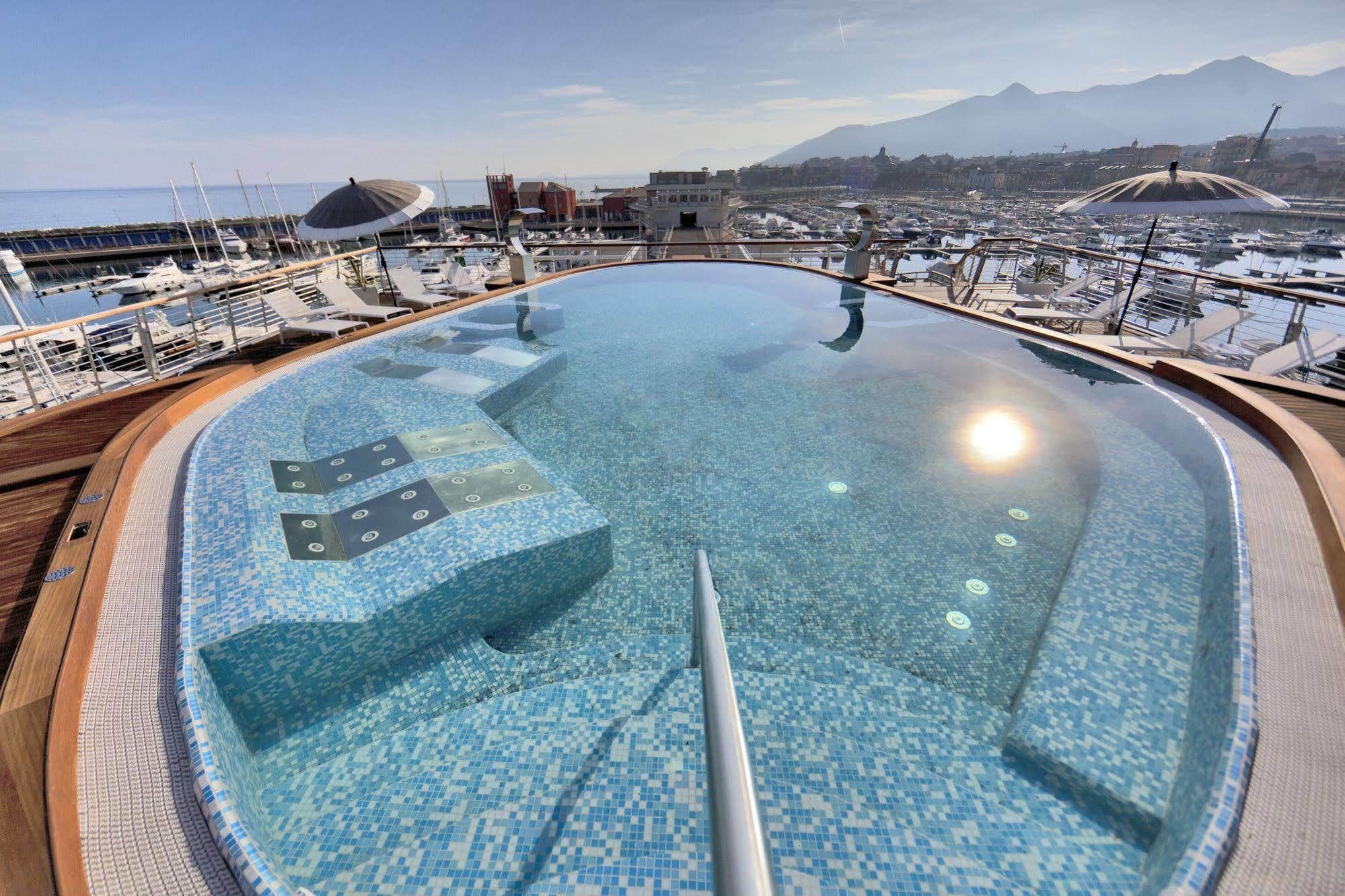 Yacht Club Marina Di Loano 호텔 외부 사진