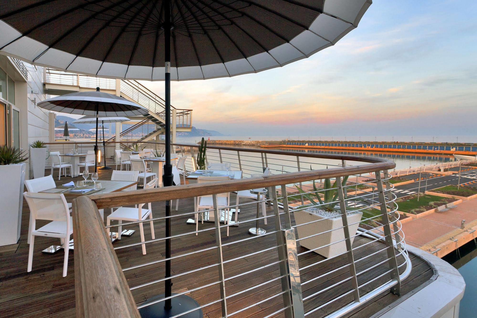 Yacht Club Marina Di Loano 호텔 외부 사진