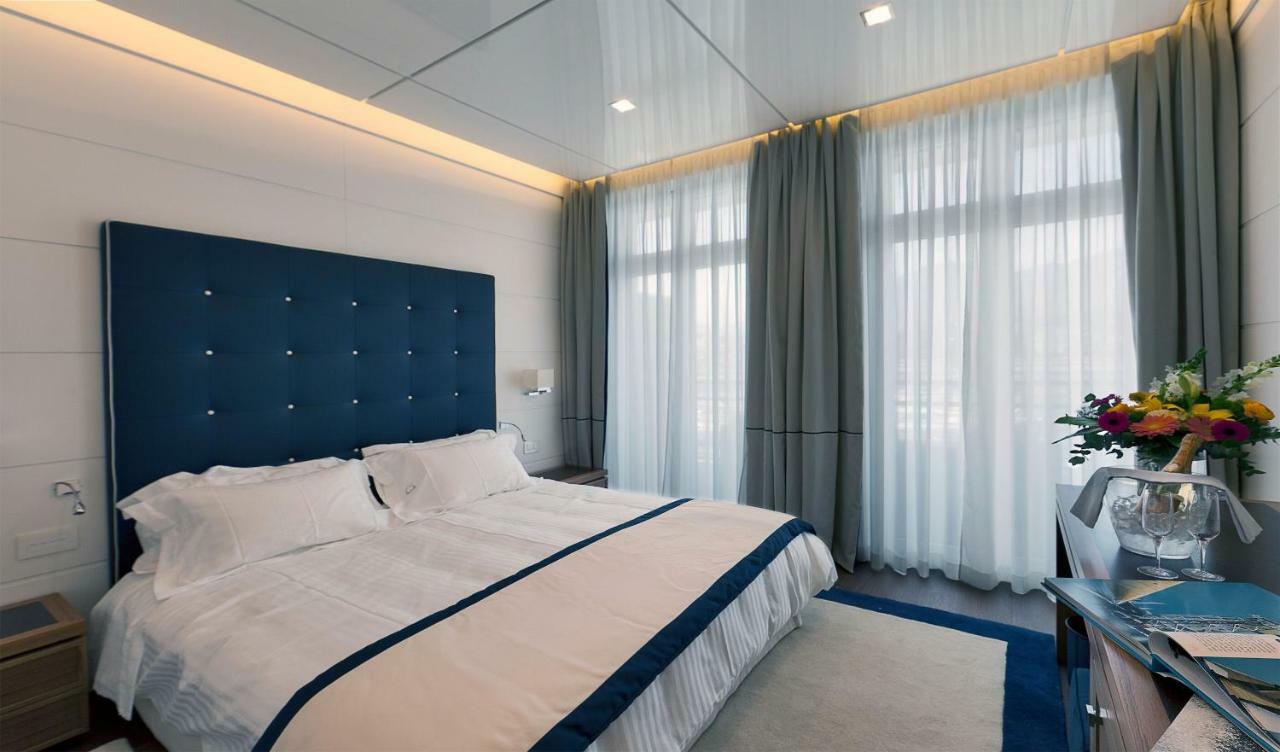 Yacht Club Marina Di Loano 호텔 외부 사진